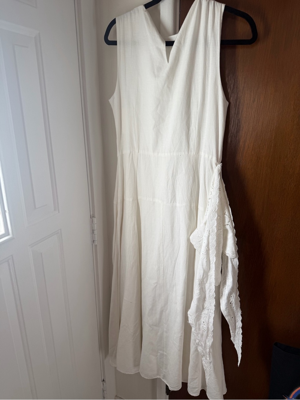 Embroidered Handkerchief Midi Dress
MANGO US 8 White - Picture 6 of 10